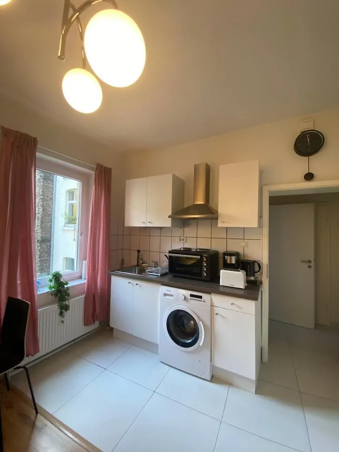 Gemutliche Apartment Mitten In Koln  Cologne
